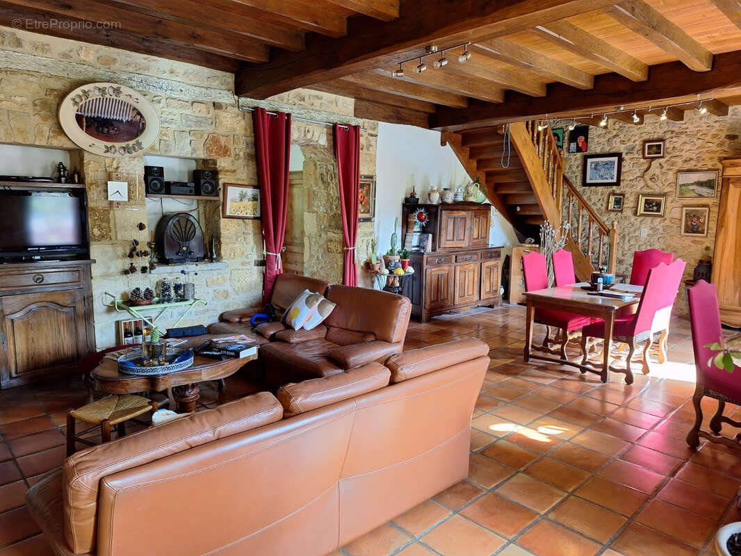 Maison à SAINT-POMPONT