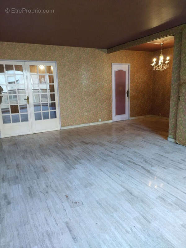 Appartement à MARSEILLE-6E