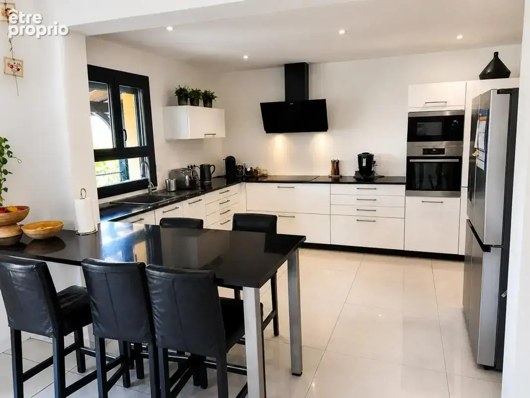 Maison de 10 pièces de 318 m² à Norges-la-Ville - photo 2