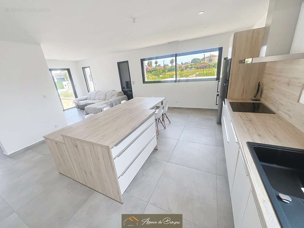 Secteur residentiel - villa 3 faces 123  m2 hbts  sur 356 m2 de terrain  - - photo 9