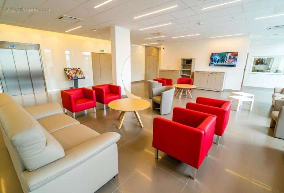 INVESTISSEMENT LOCATIF  CHOISY LE ROI  Résidence  All Suites Appart Hôtel - 7.44 % de rentabilité - photo 9