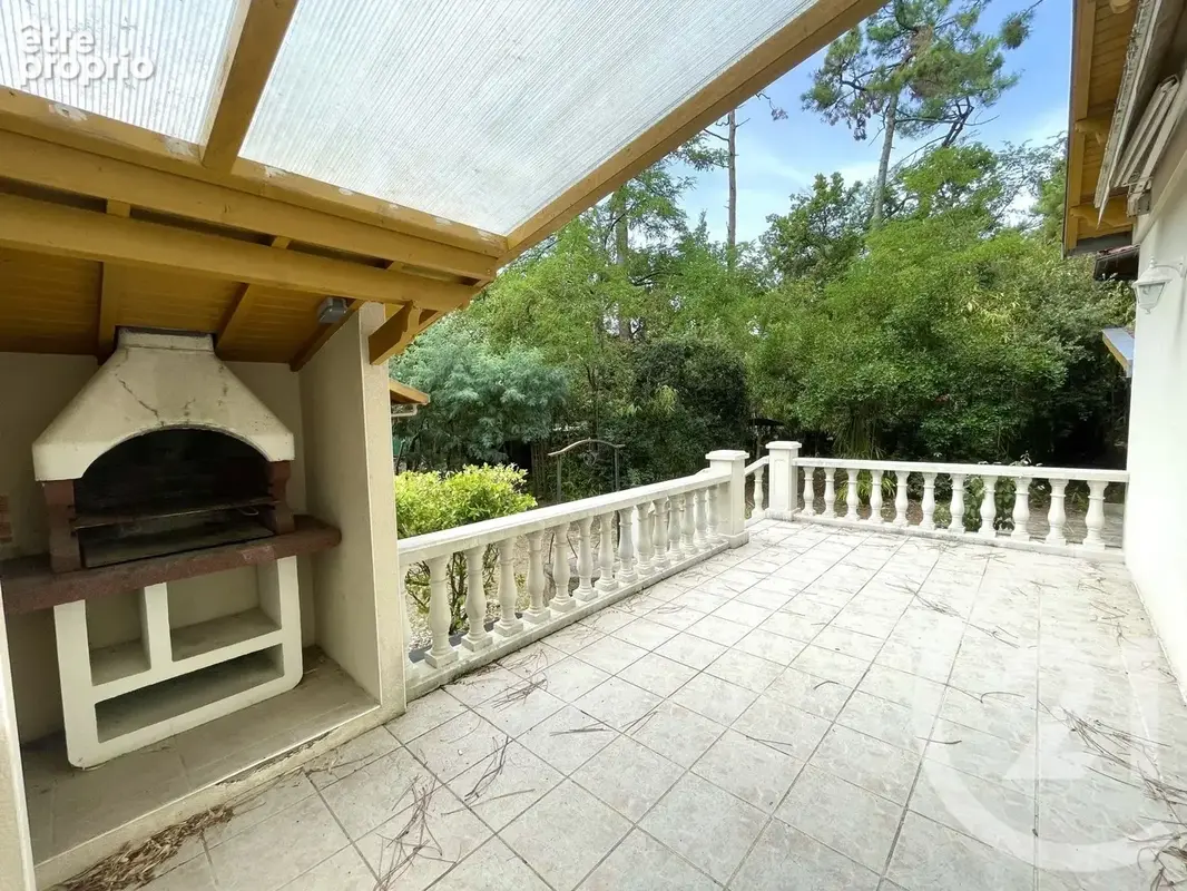 Appartement 106 m² à Saint-Georges-De-Didonne  - photo 3