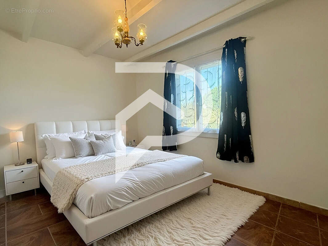 Maison à SAINT-JULIEN