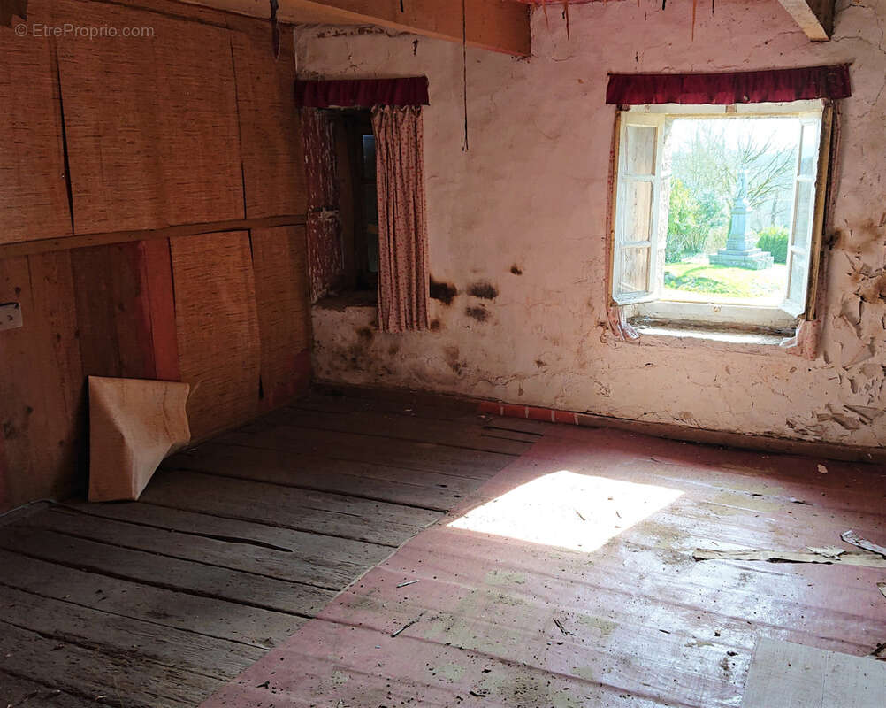 Maison à SAINT-NICOLAS-DU-PELEM