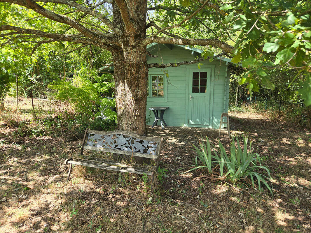 HAUTE VIENNE: Charmante maison de ville à Magnac Laval, avec jardin et chalet, à deux pas des commodités - photo 17