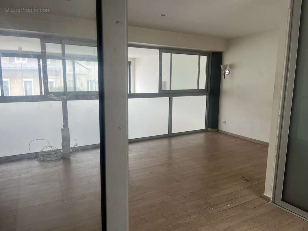 Appartement à MARSEILLE-1E