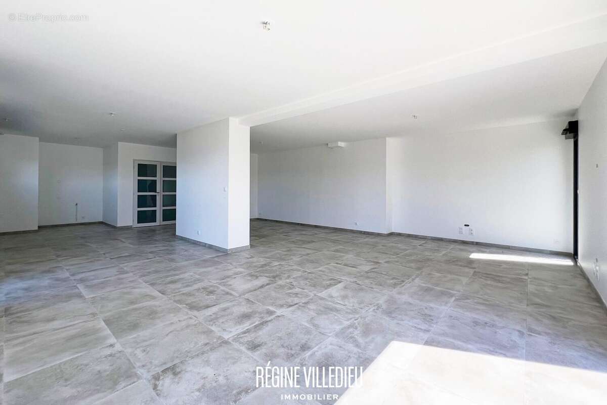 Maison à TOURLAVILLE