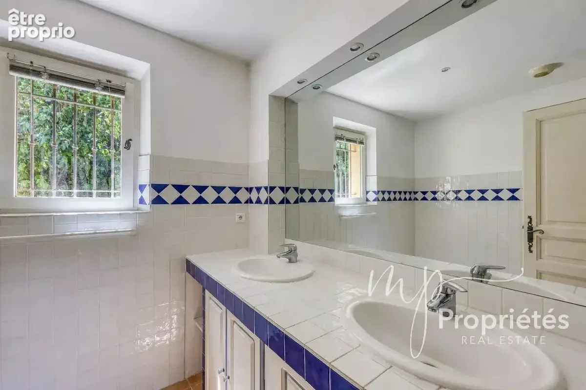 À vendre Villa au Rayol-Canadel-sur-Mer EXCLUSIVITE -– Propriété vue mer , 5 chambres, piscine, plage et village à pied - photo 20