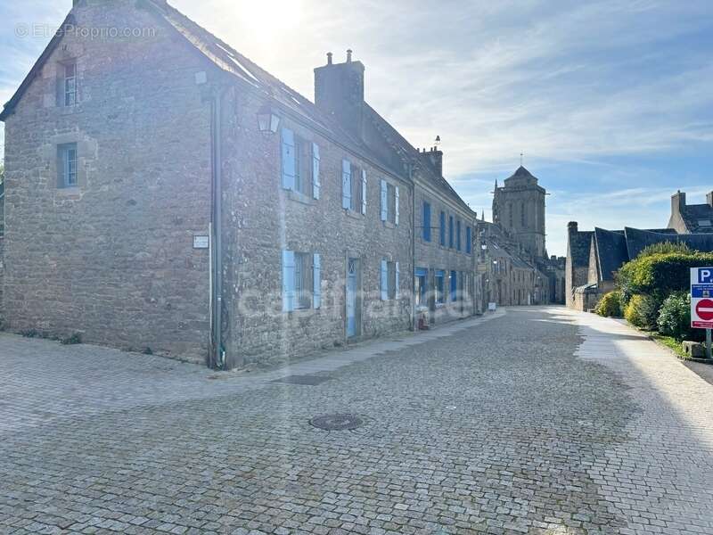 Maison à LOCRONAN