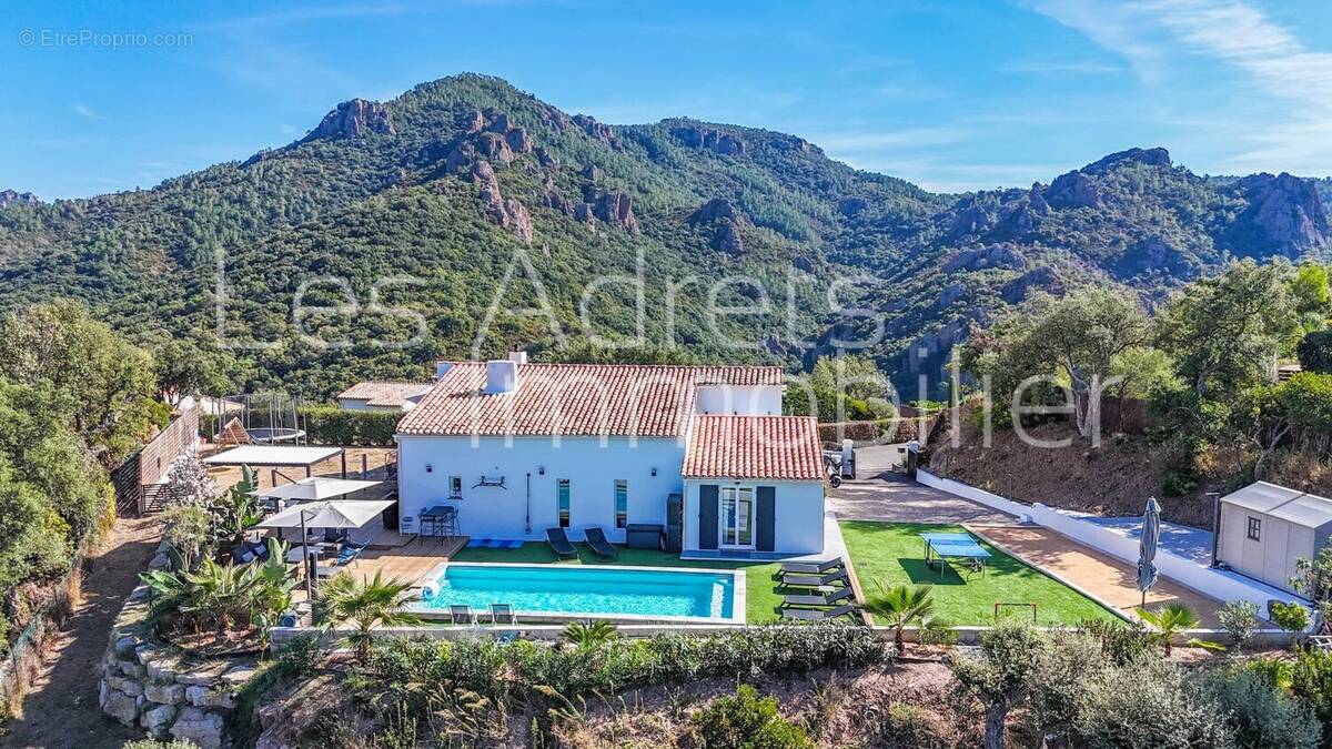 Maison à LES ADRETS-DE-L&#039;ESTEREL
