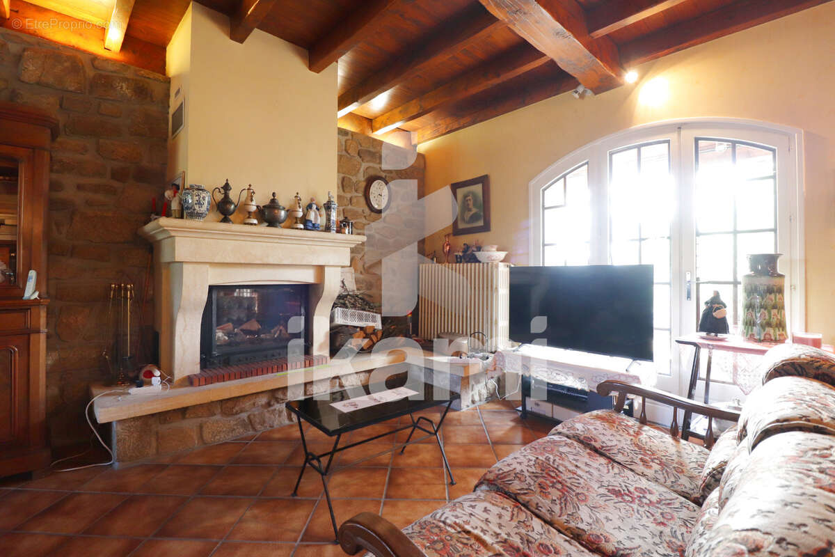 Maison à SALAISE-SUR-SANNE