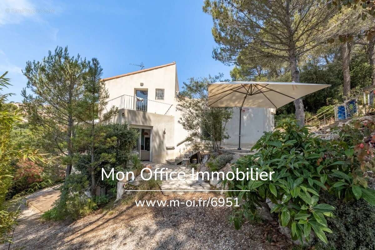 Maison à PEYPIN