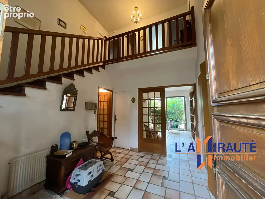 Maison de 173m2 avec un terrain de 800m2 à Chatou - photo 2