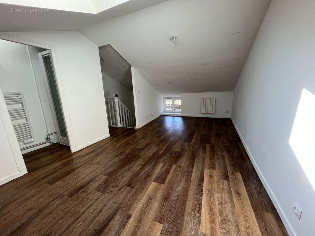 Appartement à SAINT-TRIVIER-SUR-MOIGNANS