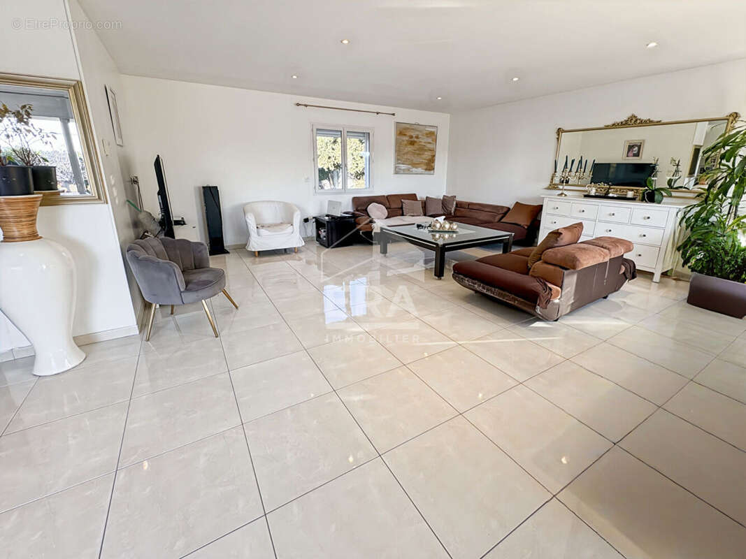 Maison à SEPTEMES-LES-VALLONS