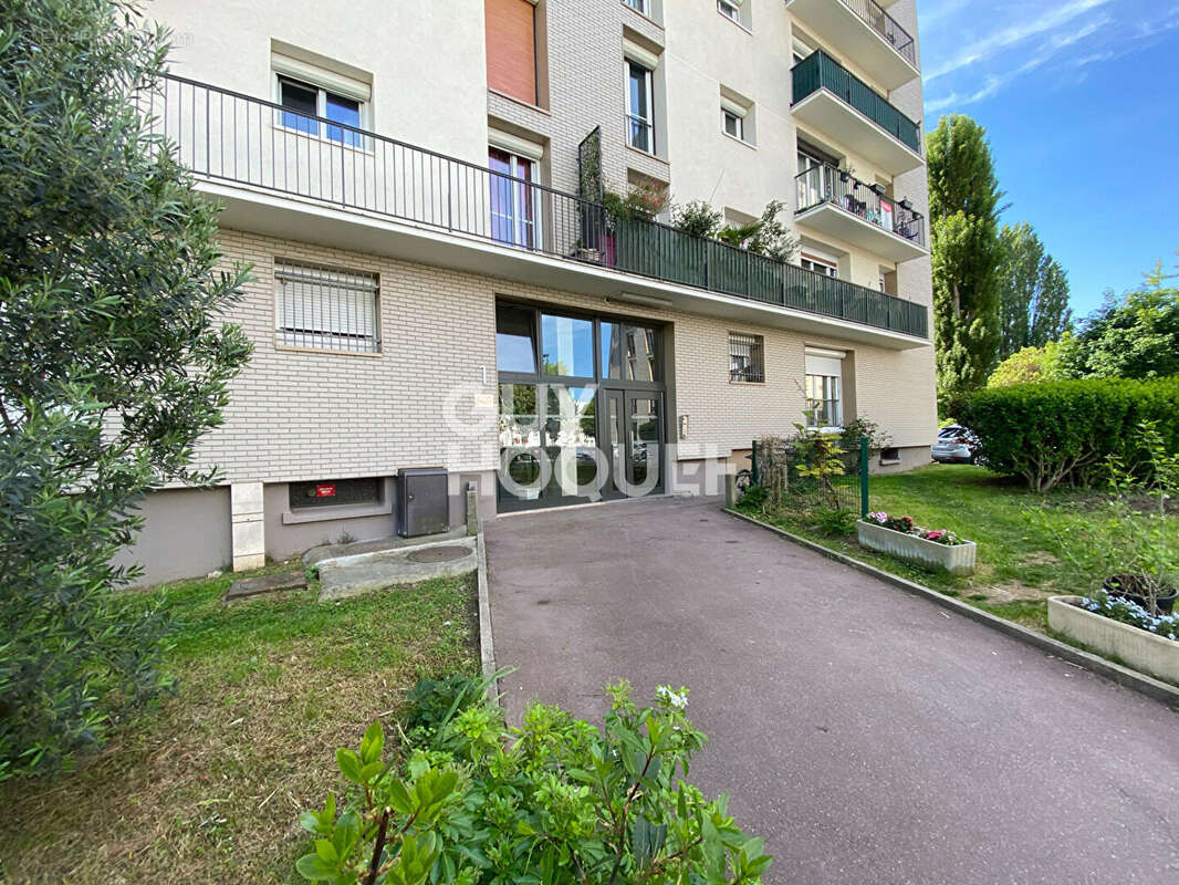 Appartement Chelles 3 pièces 67.60 m2 - photo 2