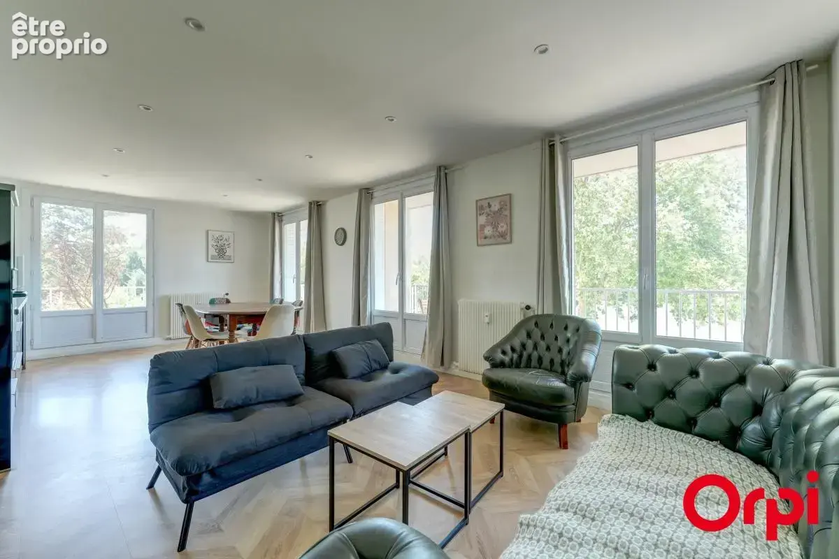 Exclusivité Orpi - Appartement T3 lumineux de près de 77 m2 avec une place privative - photo 3