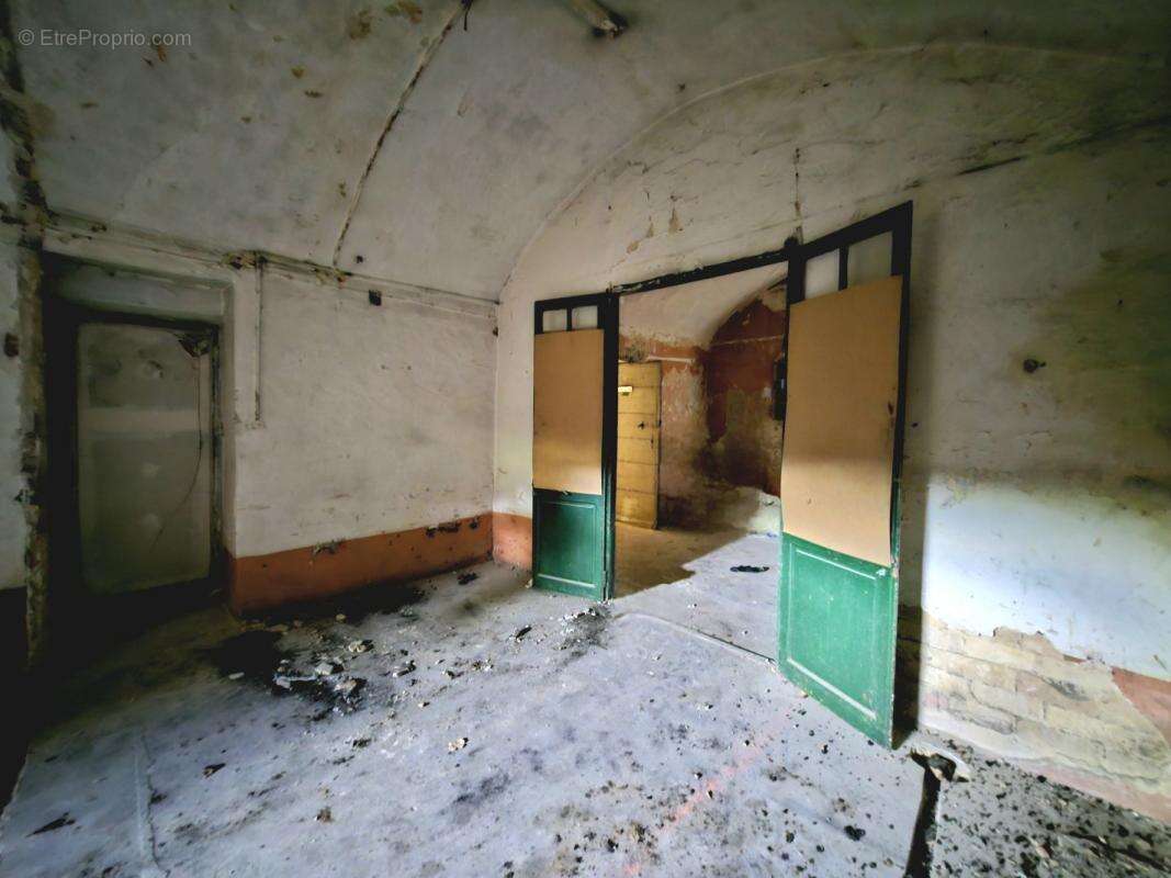 Appartement à BAGNOLS-SUR-CEZE