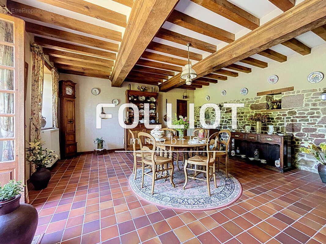 A vendre  - Maison de caractère - A vendre  -  Bourgvallees - photo 4