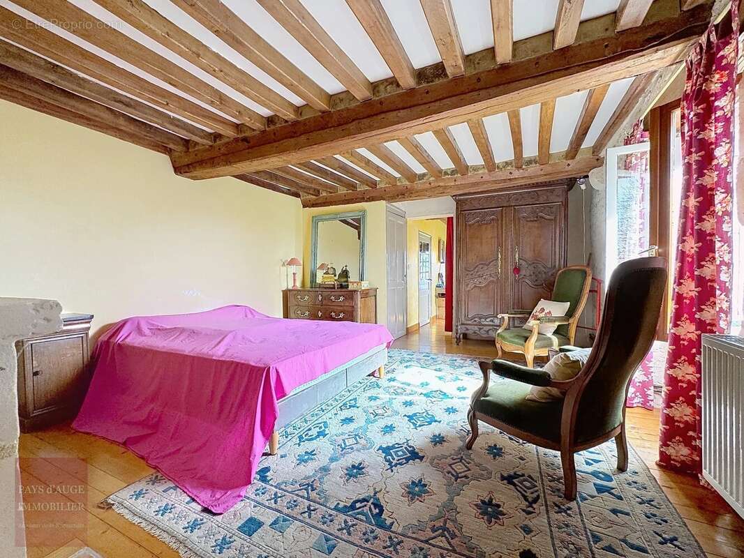 Maison à SAINT-PIERRE-SUR-DIVES