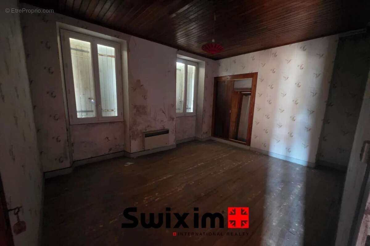 Maison 270m² à rénover - fort potentiel sur Ordonnac - photo 8