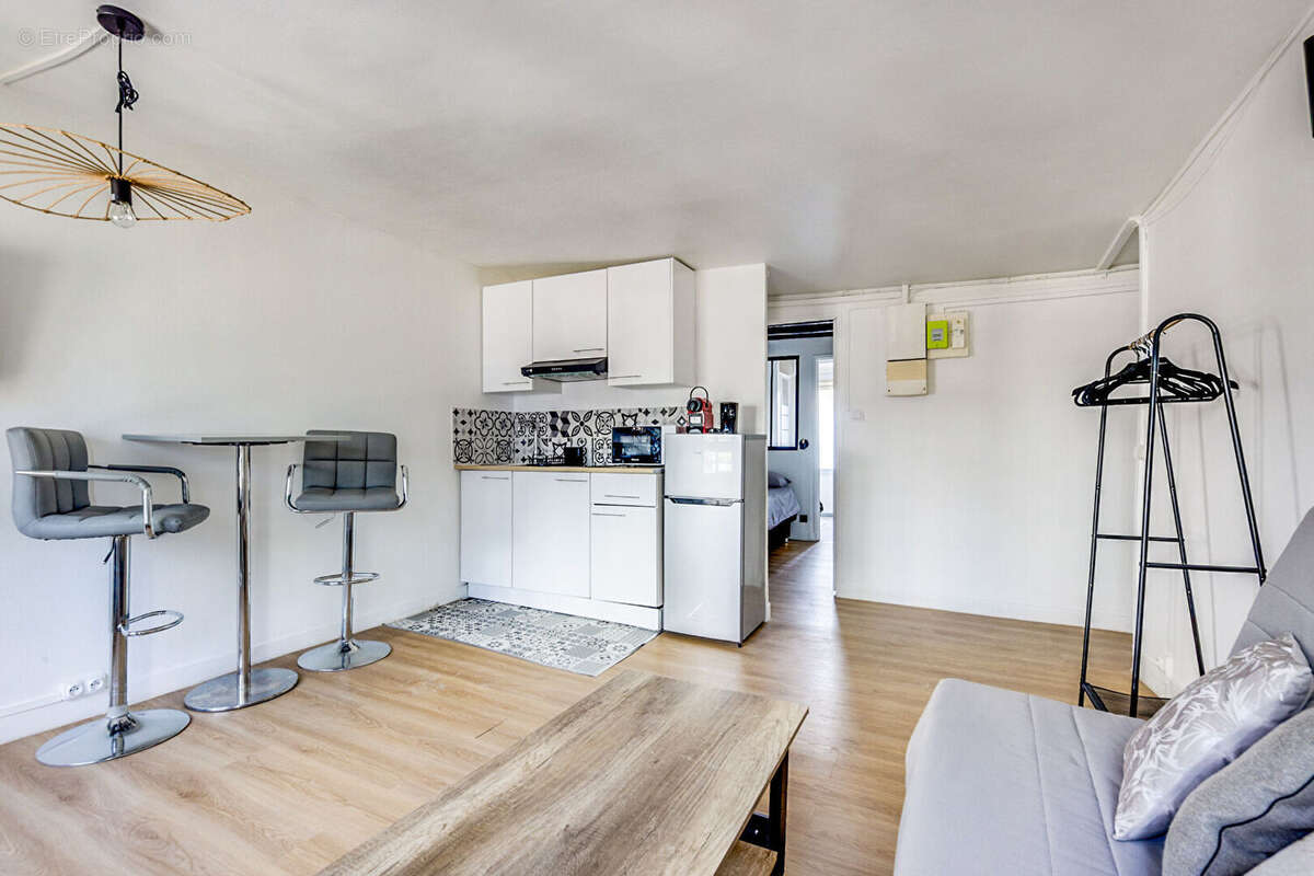 Appartement à PARIS-14E