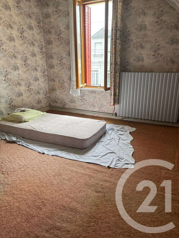 Maison 82 m² à Saint-Quentin  - photo 10