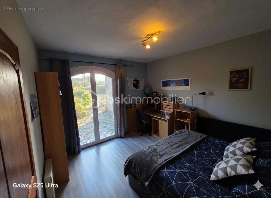 Commerce à TOURRETTES