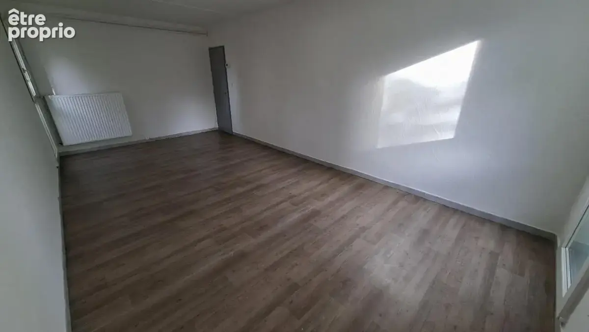 Appartement T1 de 50 m² – Entièrement rénové avec balcon - photo 4