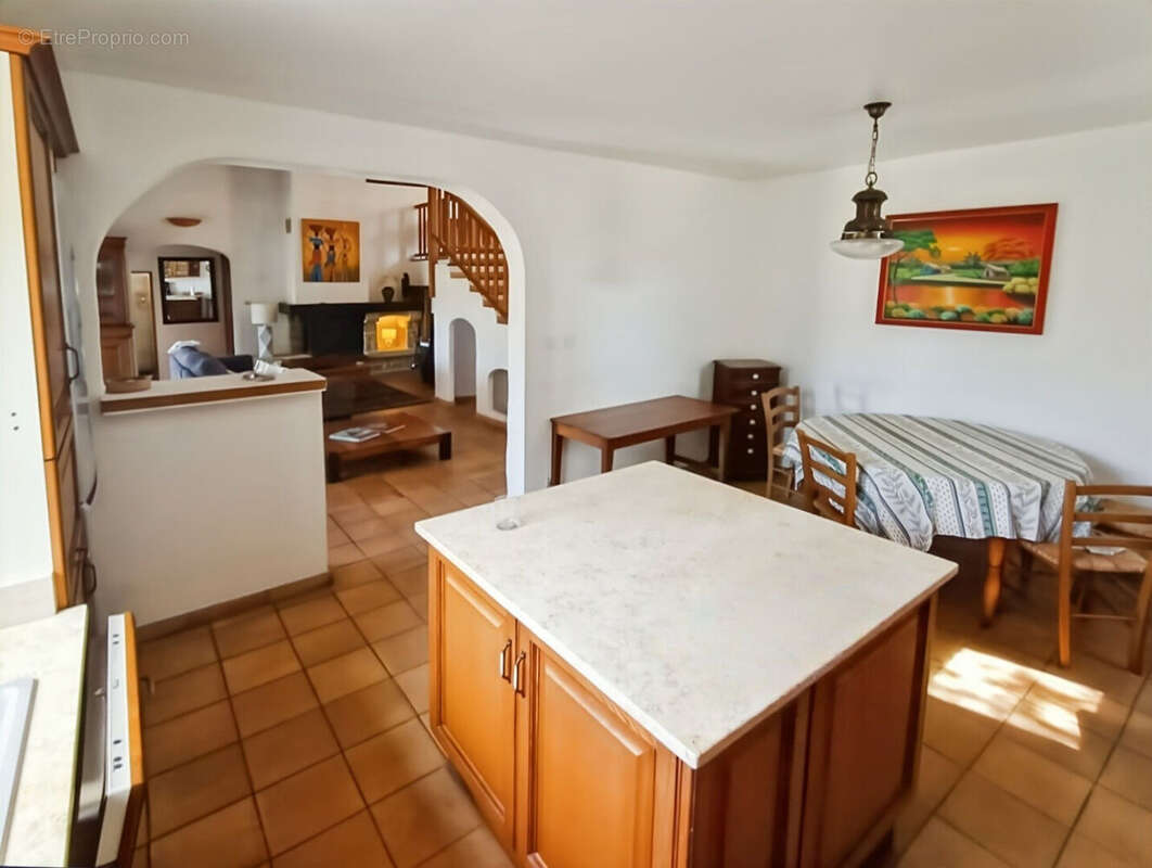 Maison à ENSUES-LA-REDONNE