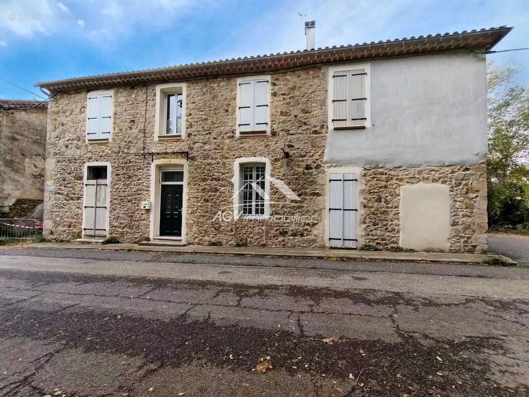 Maison à SAINT-JULIEN-LES-ROSIERS