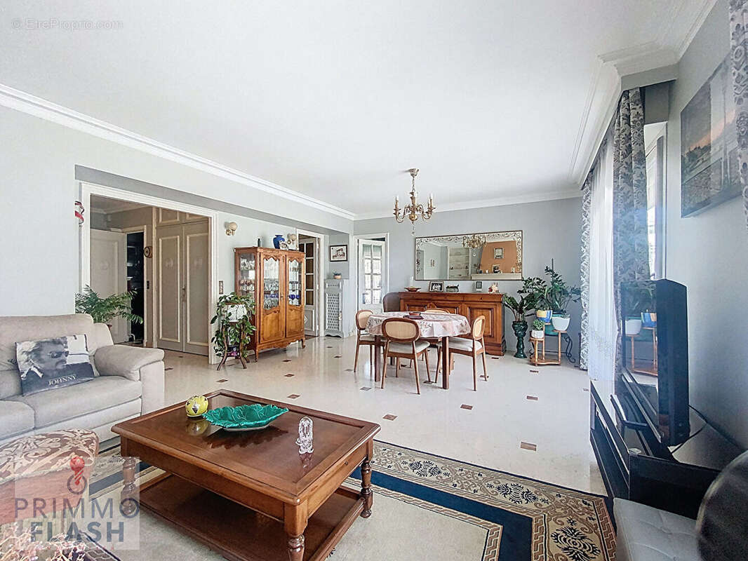 Appartement à AUBERVILLIERS