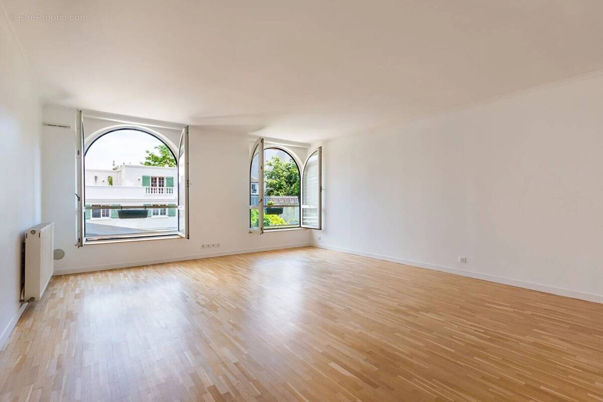 Appartement à SURESNES