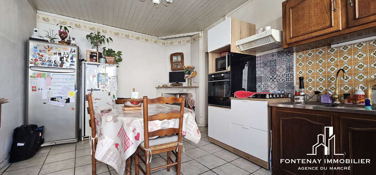 Maison à LE POIRE-SUR-VELLUIRE