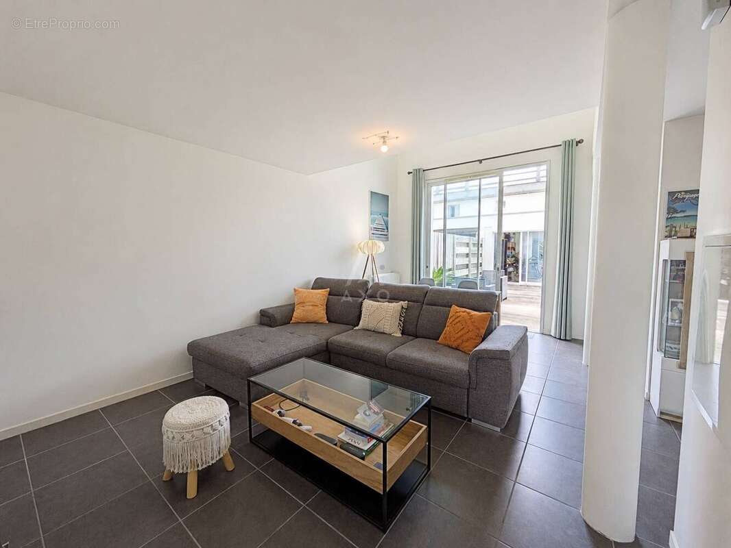 Maison 3 pièces  69 m²  Jardin, dépendance et stationnement - photo 4