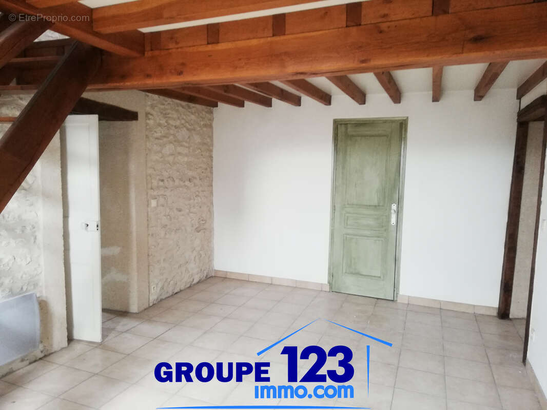 Appartement à AILLANT-SUR-THOLON