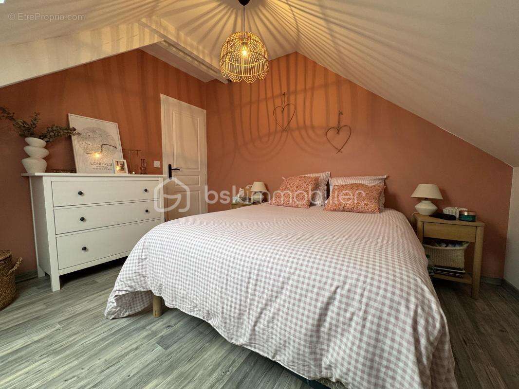 Appartement à FONTENAY-LE-VICOMTE