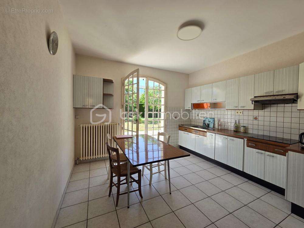 Maison 8 pièces 216m2 - photo 8