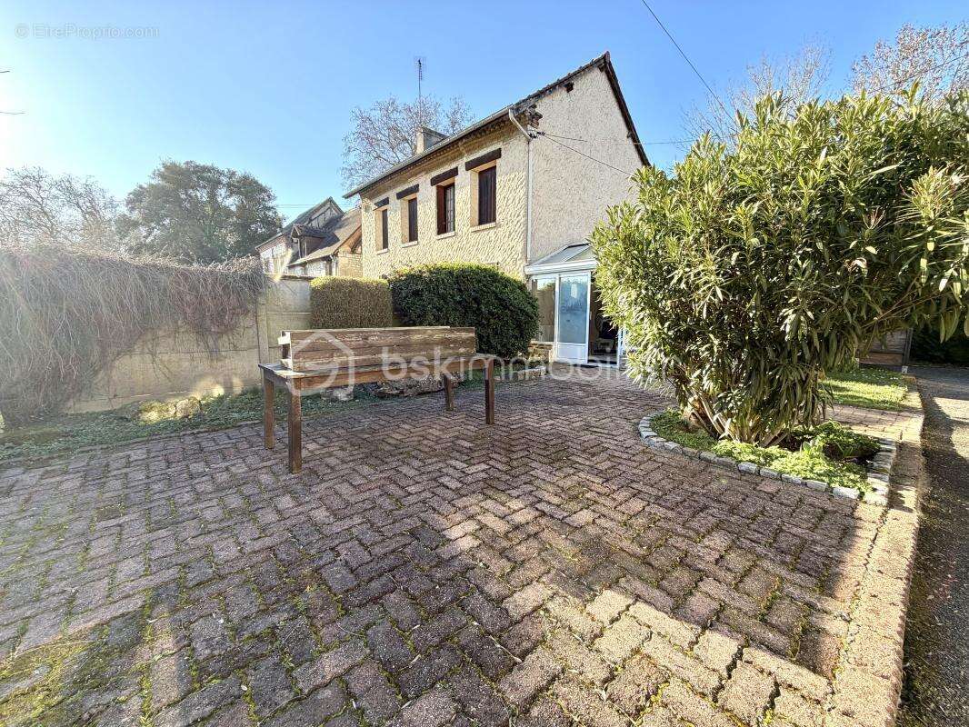Maison à TOURVILLE-LA-RIVIERE