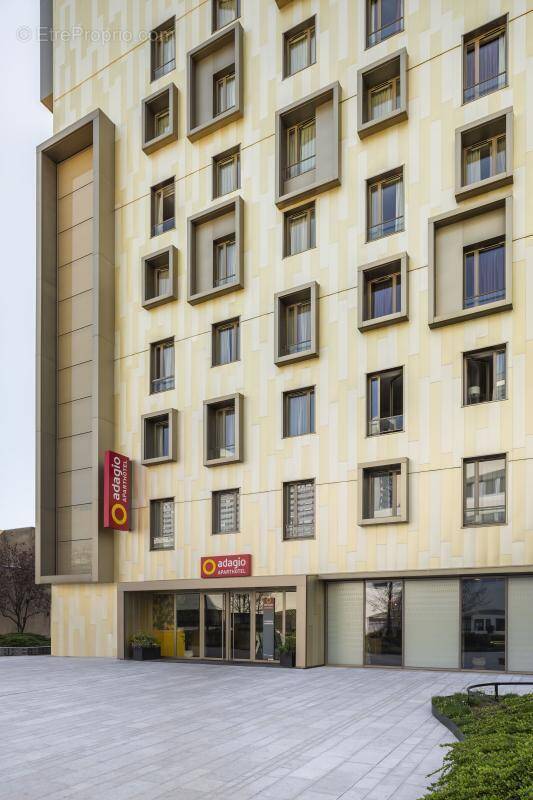 Appartement à COURBEVOIE