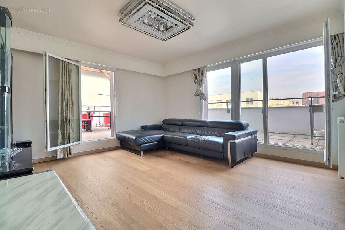 Appartement à AUBERVILLIERS
