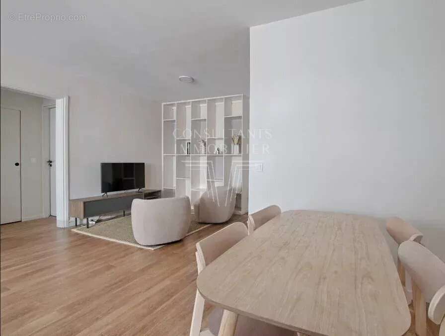 Appartement à PARIS-7E