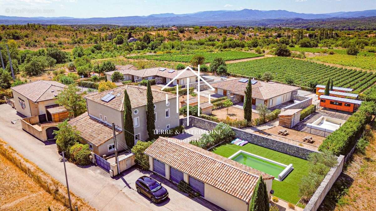 Domaine de caractère avec maison principale et hébergements indépendants – Sud Ardèche - photo 2