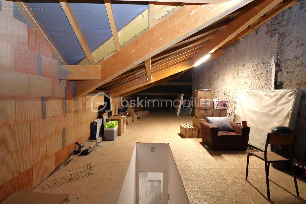 Maison à SAINT-LOUP-SUR-SEMOUSE