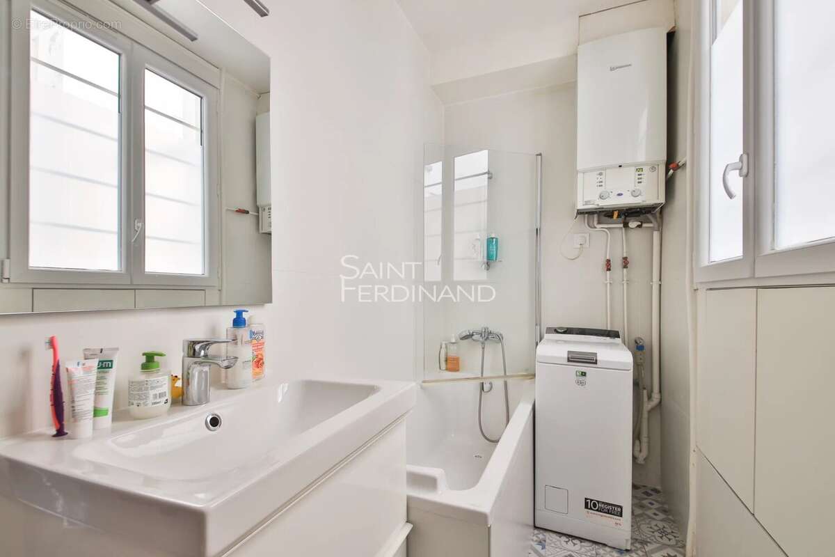 Appartement à PARIS-15E