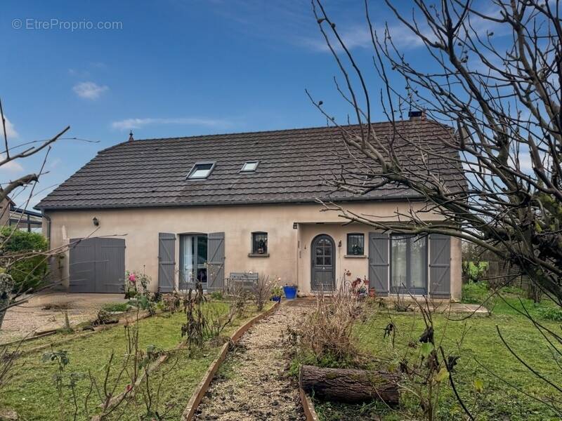 Maison à ARC-SUR-TILLE