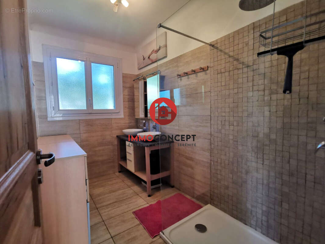 Maison à BAGNOLS-SUR-CEZE