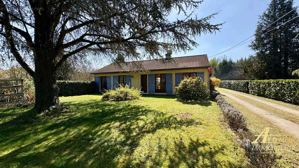 Maison à SAINT-LEON-SUR-L'ISLE