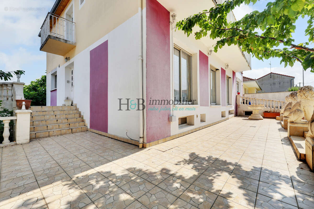 Rare à Noisy-le-Sec   Maison d’investissement de 381 m2 avec 13 espaces locatifs et fort potentiel de valorisa - photo 24