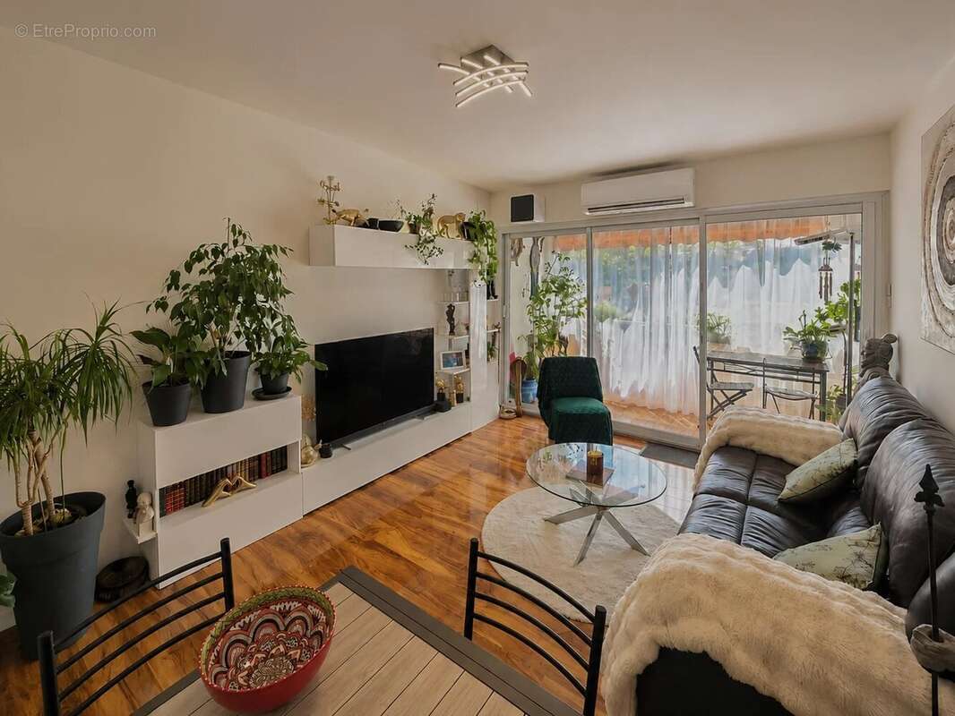 Appartement à FREJUS